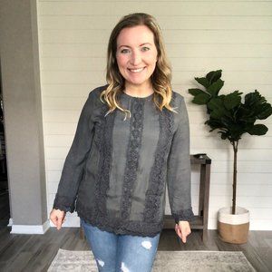 CENTER OF ATTENTION LONG SLEEVE GREY TOP